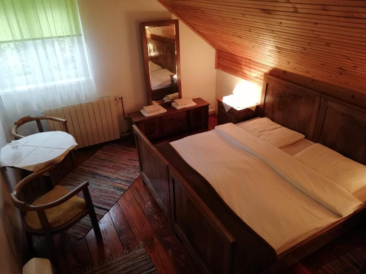 Guesthouse Arnika Fužine Esterno foto