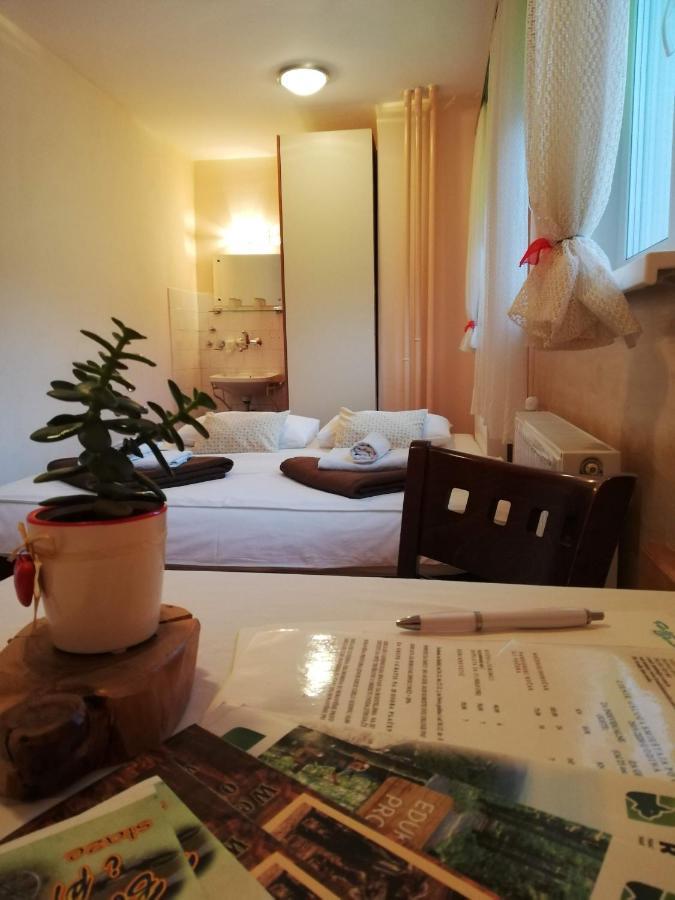 Guesthouse Arnika Fužine Esterno foto